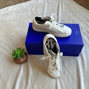 P448 Glitter Sneaker